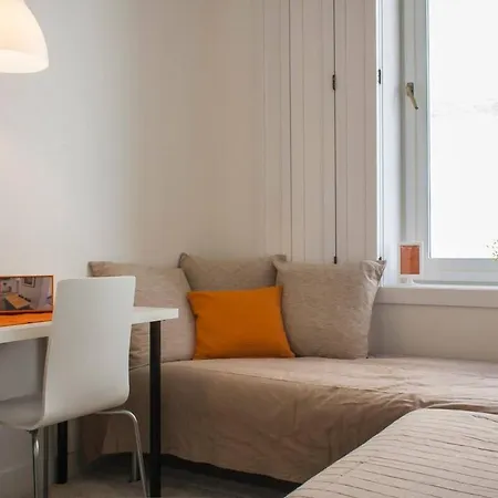 Spacious And Modern In The Center Of Chiado * Лісабон