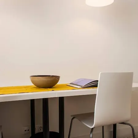 Апартаменти Spacious And Modern In The Center Of Chiado Лісабон