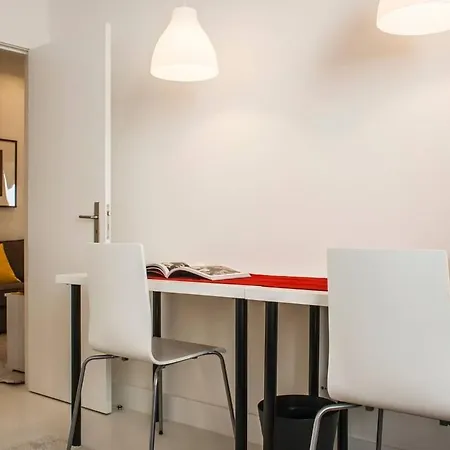 Spacious And Modern In The Center Of Chiado