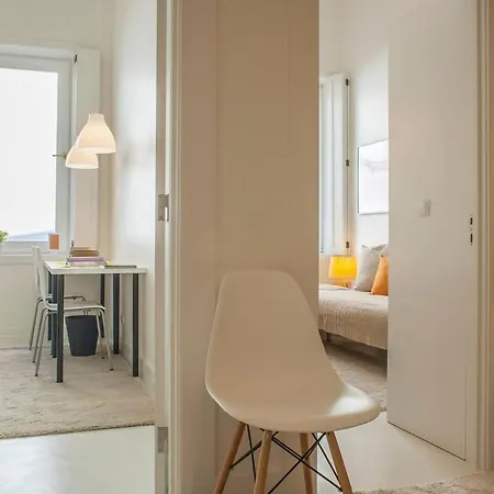 Spacious And Modern In The Center Of Chiado *