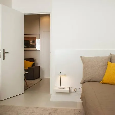Spacious And Modern In The Center Of Chiado * Lisboa