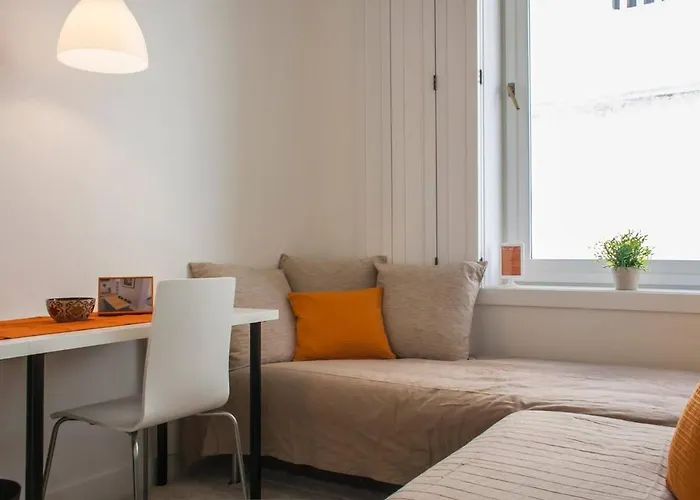 Spacious And Modern In The Center Of Chiado * Lisboa