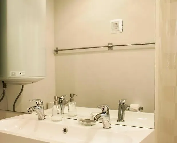 Spacious And Modern In The Center Of Chiado شقة *