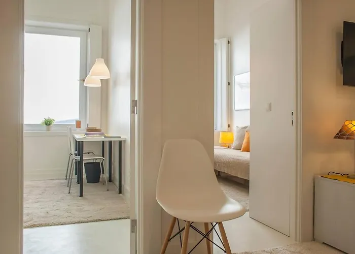 Spacious And Modern In The Center Of Chiado *