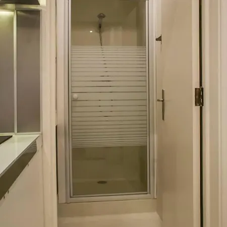 Spacious And Modern In The Center Of Chiado *